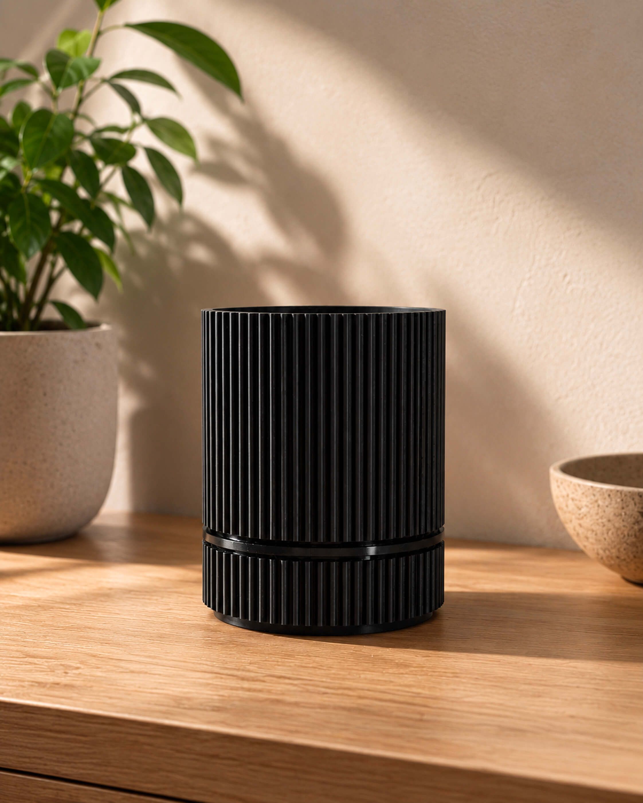 Black modular Pot 01 self-watering pot for small plants